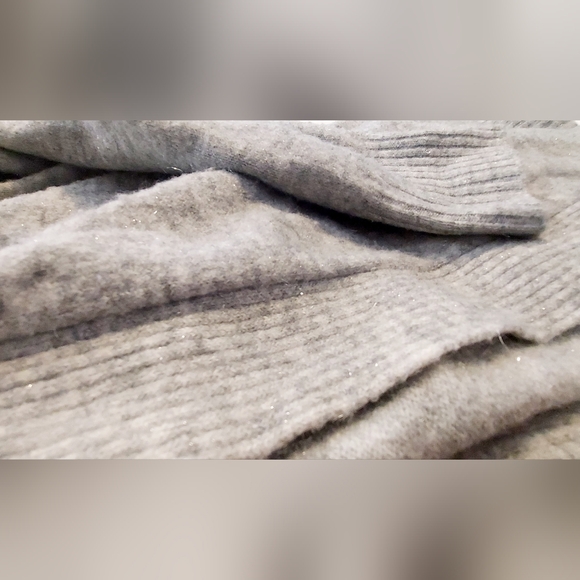 Cardigan - Picture 5 of 9